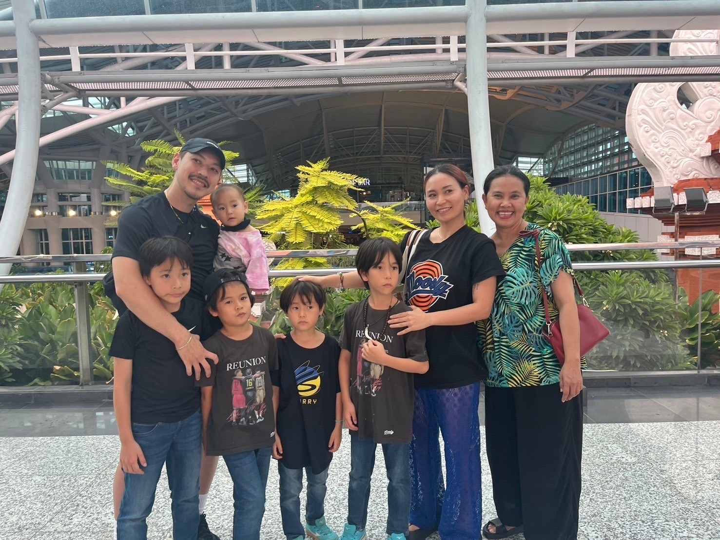 デンパサール国際空港で集合‼